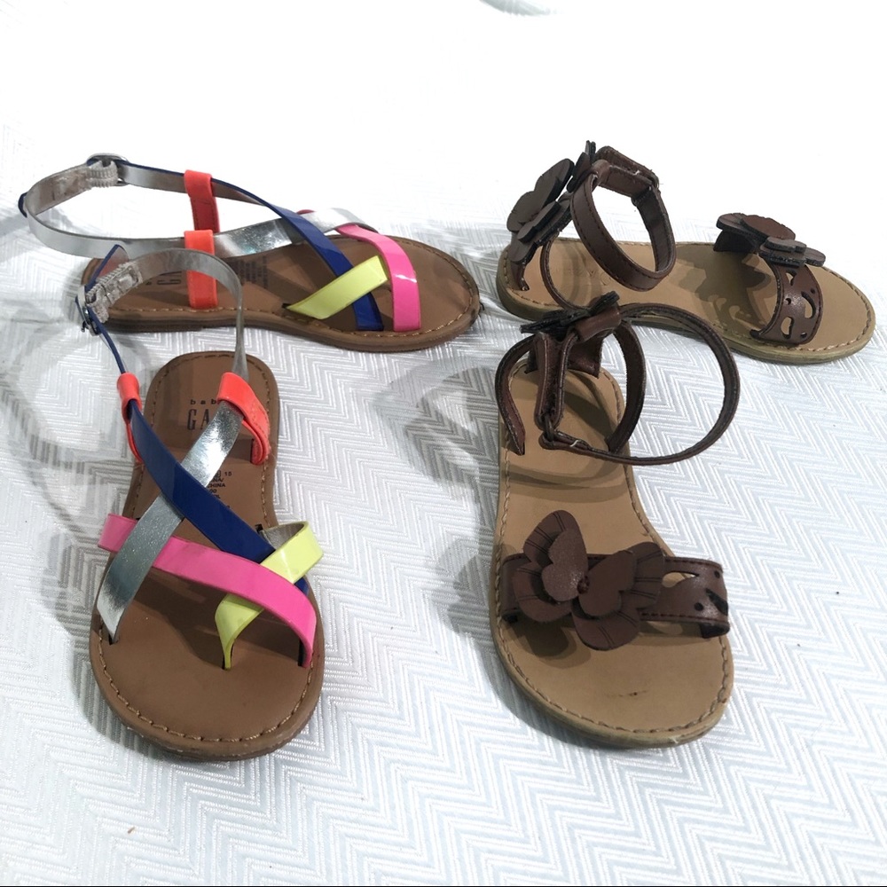 Pair of Toddler Girl Sandals Size 8